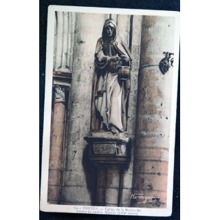 Carte postale 69 Troyes Eglise de la Madeleine - Statue de Sainte Marthe (XVI° siècle)