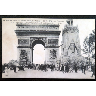Carte postale 887 Paris 14 Juillet 1919 L'arc de Triomphe et le Cénotaphe