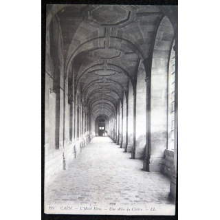 Carte postale 221 Caen L'Hôtel Dieu Une allée du cloître