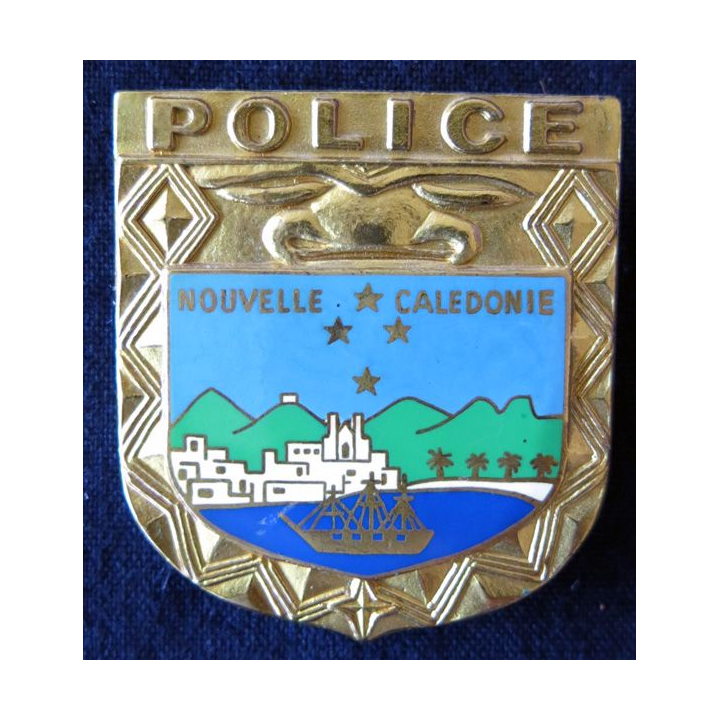 POLICE : insigne métallique de la Police nationale de Nouvelle Calédonie de fabrication Drago Paris