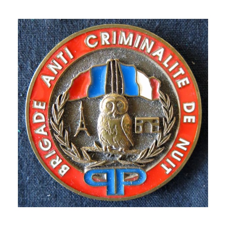 POLICE : insigne métallique de la brigade Anti Criminalité de nuit  de la Police Parisienne