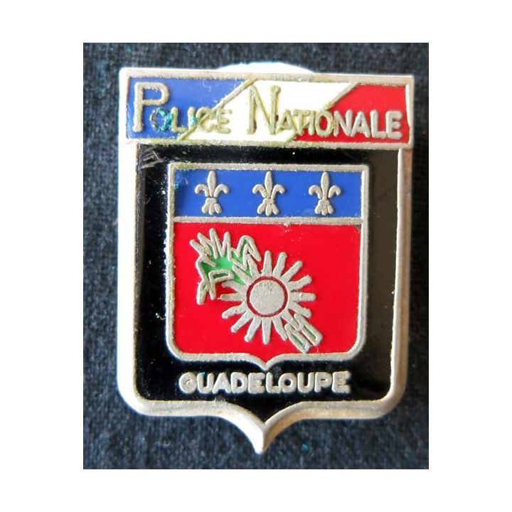 POLICE : insigne métallique de la Police nationale de Guadeloupe de fabrication Drago Paris