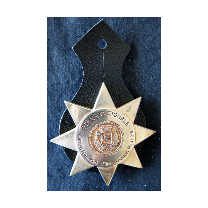 POLICE : insigne métallique du Centre National d’Information Routière de la Police Nationale