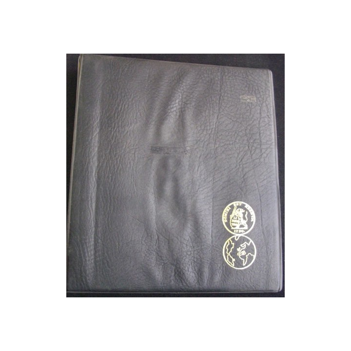 1.CLASSEUR NOIR POUR INSIGNES (POUR 4/5 FEUILLES) USAGÉ