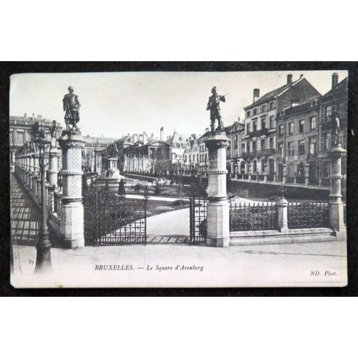 Carte postale 37 Bruxelles Le Square d'Arenberg