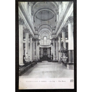 Carte postale 5 Arras La Cathédrale La nef
