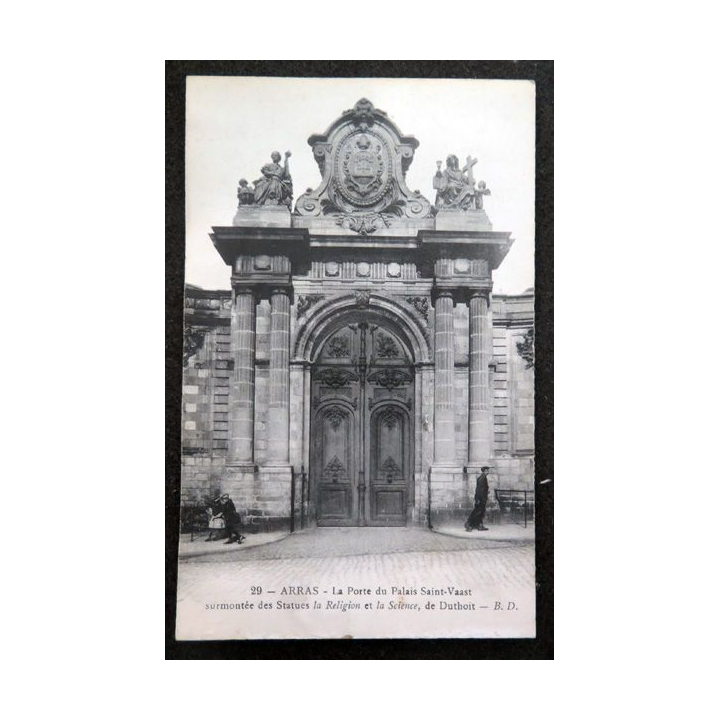 Carte postale 29 Arras La Porte du Palais Saint-Vaast