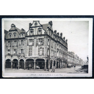 Carte postale  9 Arras Angle de la Petite et Grande Place