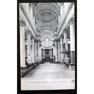 Carte postale 5 Arras Cathédrale la Nef