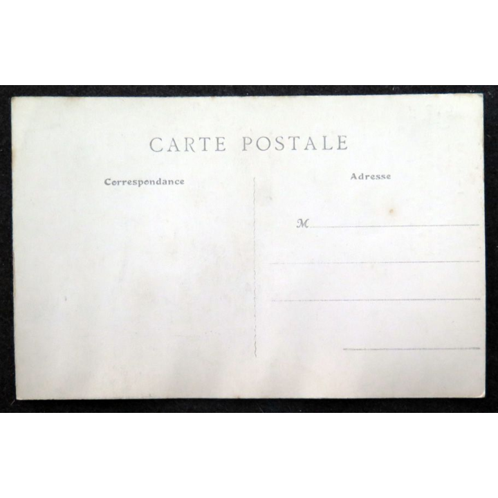 Carte postale 1 Arras l'Hôtel de ville et son Beffroid'une hauteur de 75 m