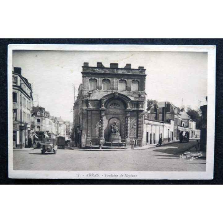 Carte postale 3 Arras Fontaine de Neptune