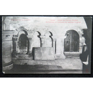 Carte postale Basilique de Saint-Denis Crypte Entrée du caveau central