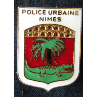 POLICE : insigne métallique en émail de la Police urbaine de la ville de Nîmes de fabrication FIA