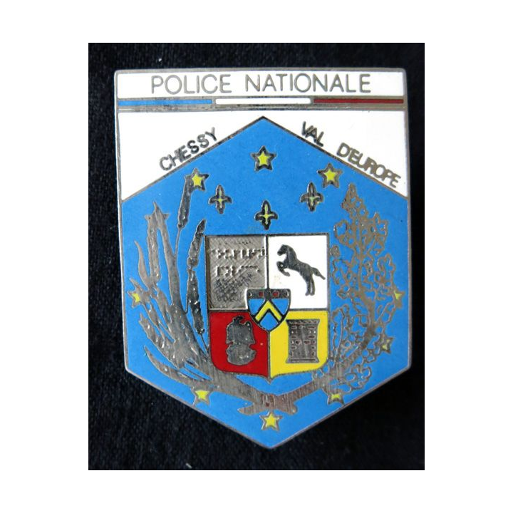 POLICE : insigne métallique en émail de la Police nationale de Chessy Val d'Europe matriculé 082