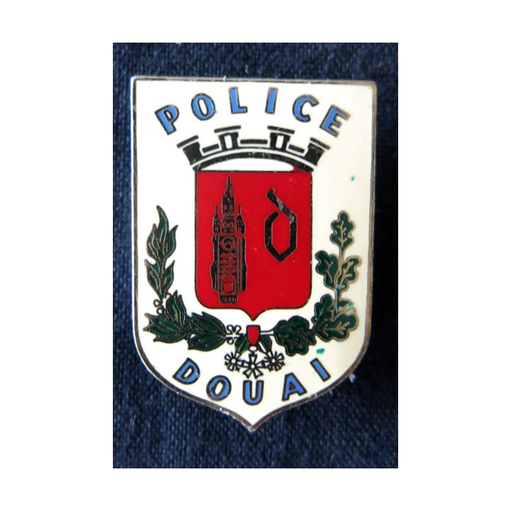 POLICE : insigne métallique de la Police nationale de la ville de Douai de fabrication Drago Paris