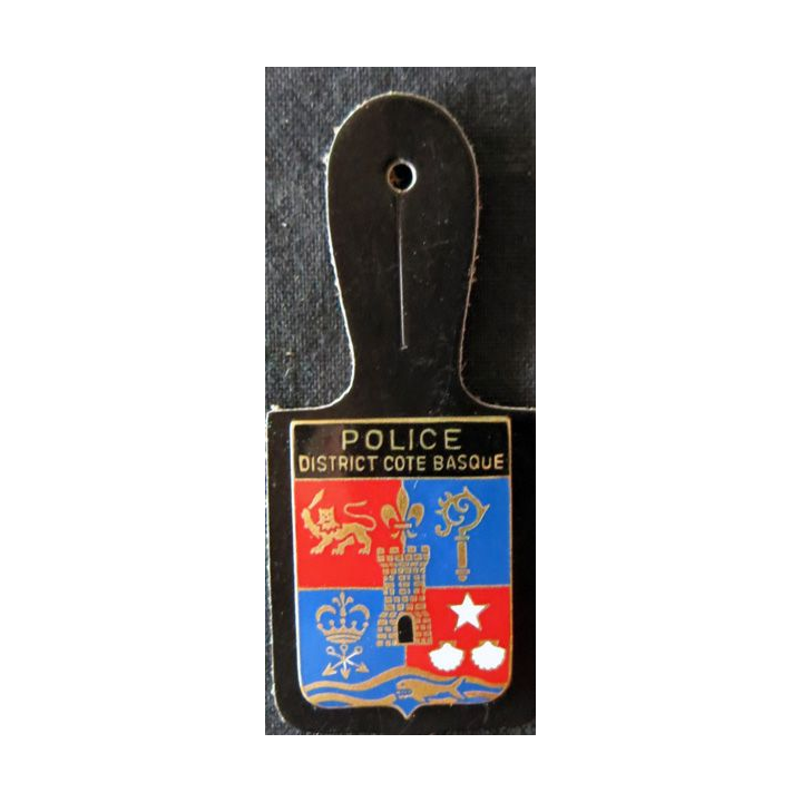 POLICE : insigne métallique de la Police nationale du district Cote Basque de fabrication Fraisse (F.D)