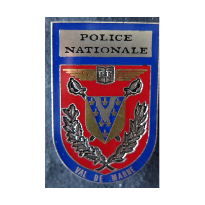 POLICE : insigne métallique de la Police nationale du Val de Marne de fabrication Delsart