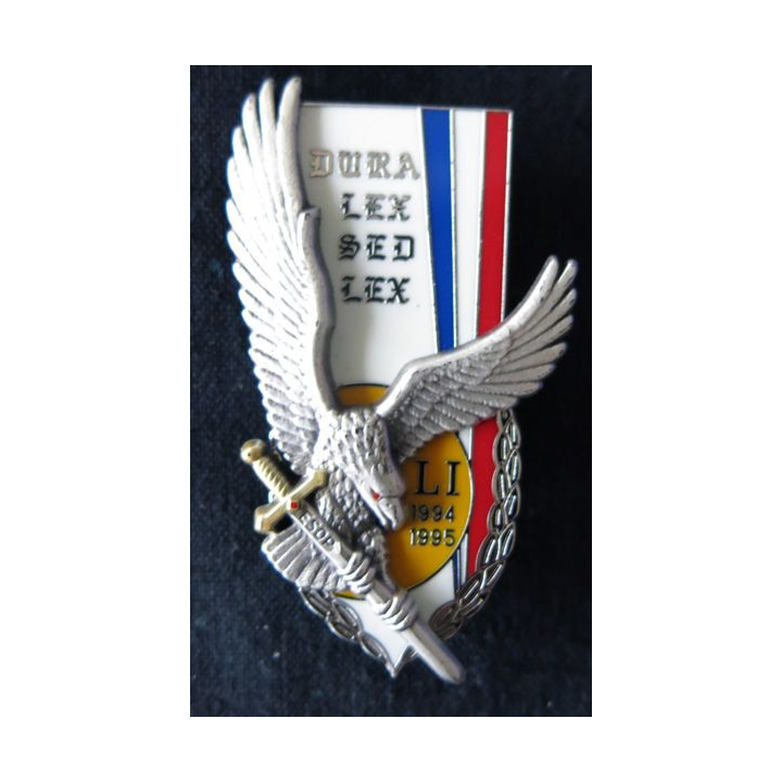POLICE : insigne métallique de l'Ecole supérieure des officiers de paix 51° promotion de fabrication Balme matriculé