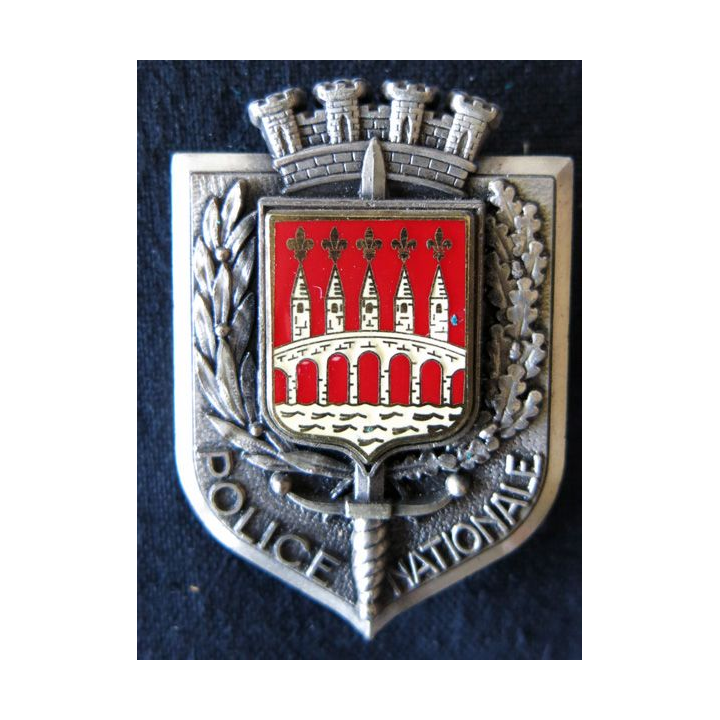 POLICE : insigne métallique de la Police Nationale de la ville de Cahors de fabrication Delsart