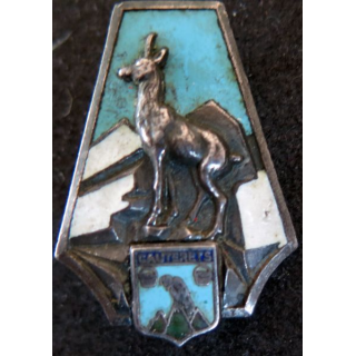 Insigne émaillé de la station de ski des Cauterets fabrication Augis
