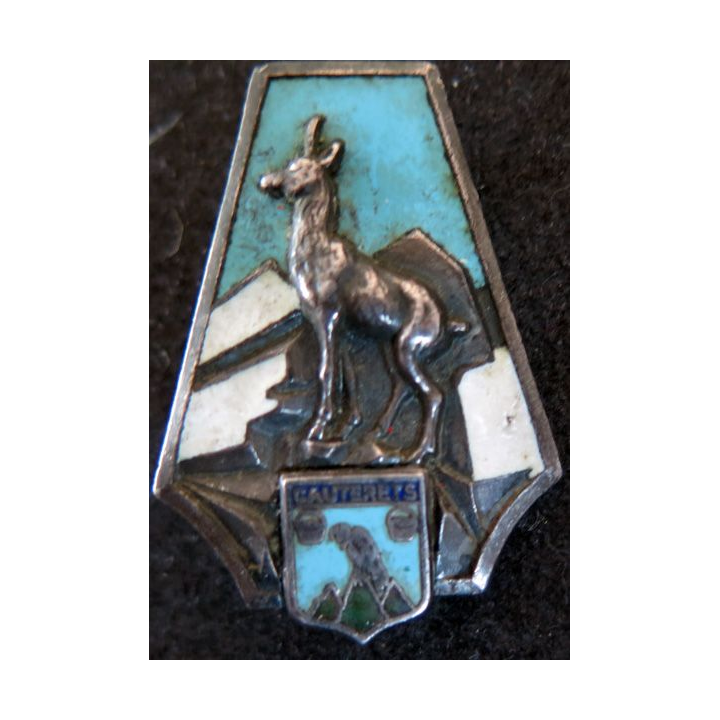 Insigne émaillé de la station de ski des Cauterets fabrication Augis