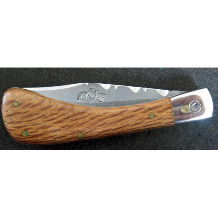 Couteau de poche en acier manche en bois longueur repliée 10 cm dan son étui