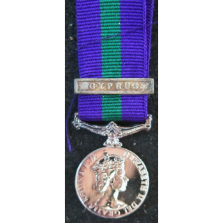 GRANDE BRETAGNE : médaille miniature General service medal 1962 avec l'agrafe Cyprus