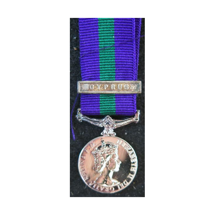 GRANDE BRETAGNE : médaille miniature General service medal 1962 avec l'agrafe Cyprus