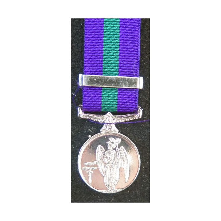 GRANDE BRETAGNE : médaille miniature General service medal 1962 avec l'agrafe Cyprus