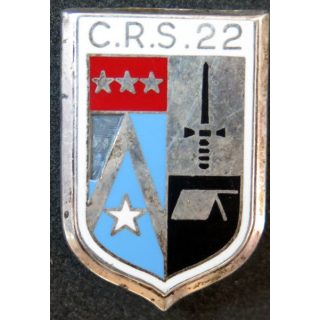 CRS 22 : insigne métallique de la compagnie républicaine de sécurité n° 22 de fabrication Ballard argenté