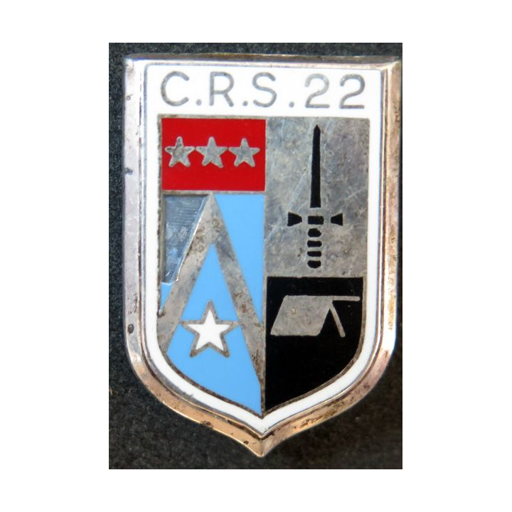 CRS 22 : insigne métallique de la compagnie républicaine de sécurité n° 22 de fabrication Ballard argenté