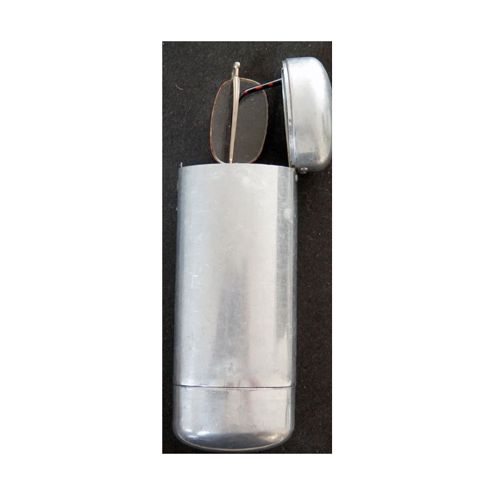 Paire de lunettes ancienne dans boitier en métal type aluminium