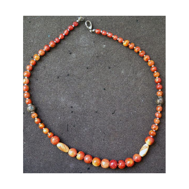 Collier de pierres polies de 48 cm