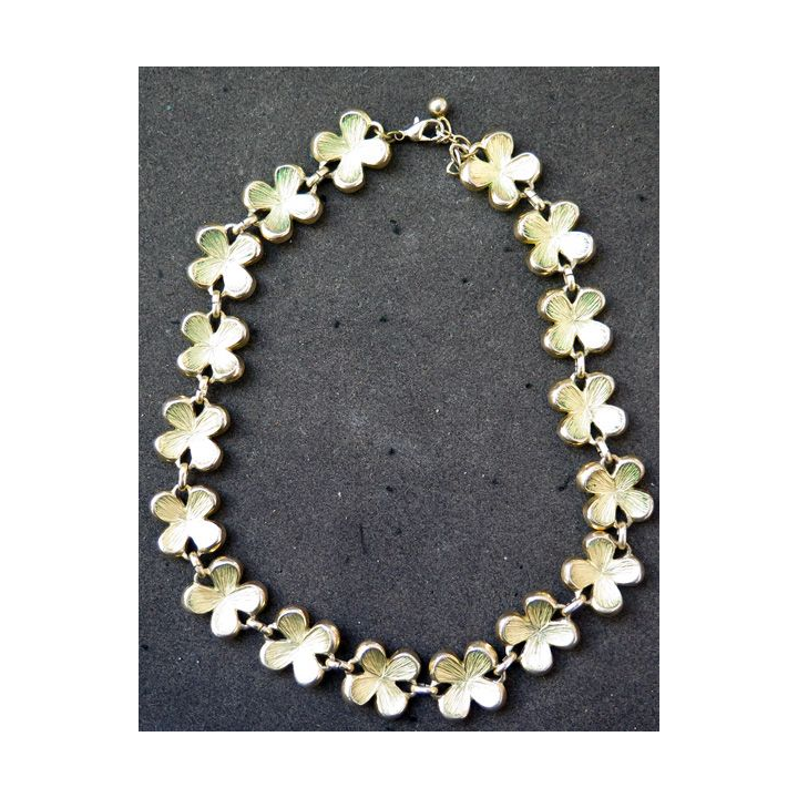 Collier en métal doré et émail de 48 cm