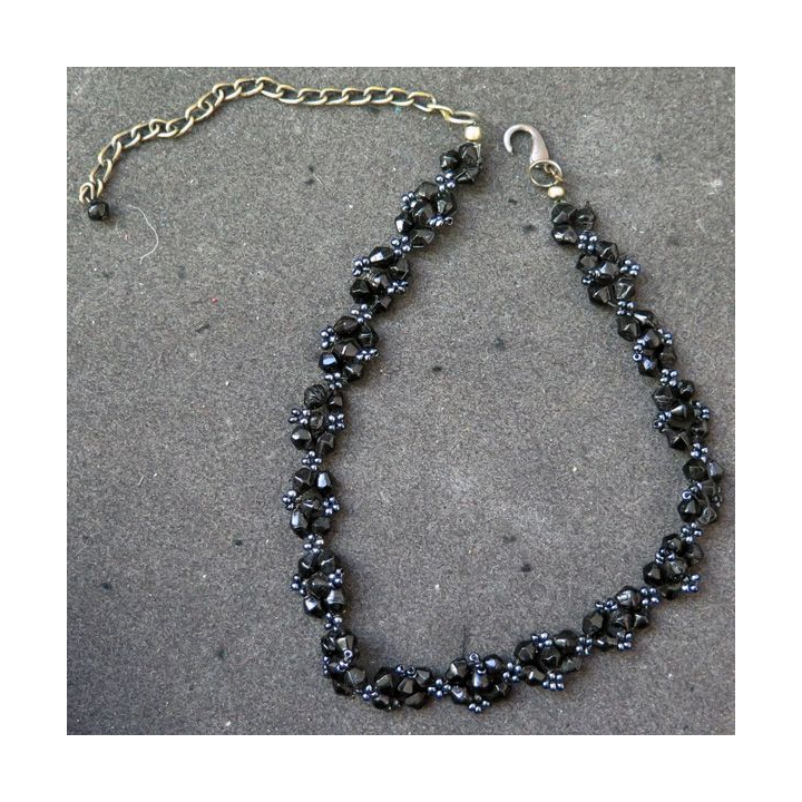 Collier en pierres polies (ou bakélite) et autres longueur 41 cm