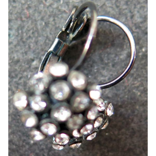 Boucles d'oreille avec des petits brillants de 1,1 cm de diamètre