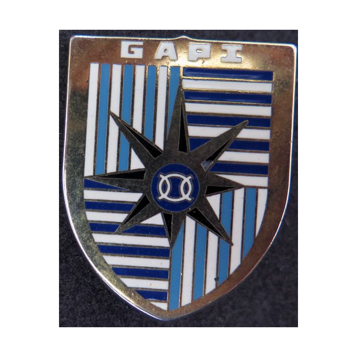GAPI : insigne métallique du groupement administratif des personnels isolés de fabrication Fraisse Paris G. 2484