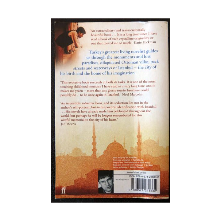 Istanbul Memories and the City de Orhan Pamuk aux Editions Faber and Faber