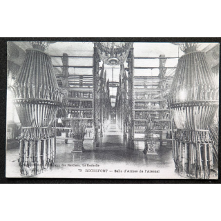 Carte postale Rochefort n° 73 Salle d'Armes de l'Arsenal 1922 timbrée
