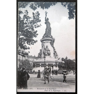 Carte postale PARIS n° 1296 Monument de la Républiqueuris