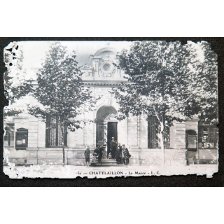 Carte postale Chatelaillon n° 156 La mairie (rongée au pourtour)