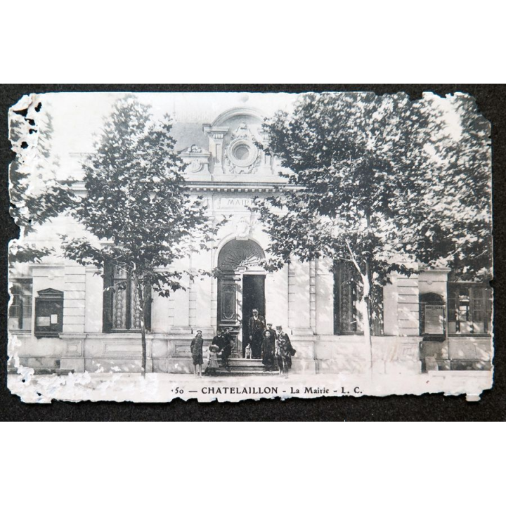 Carte postale Chatelaillon n° 156 La mairie (rongée au pourtour)