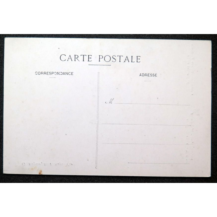 Carte postale Aups Monument commémoratif aux Victimes 