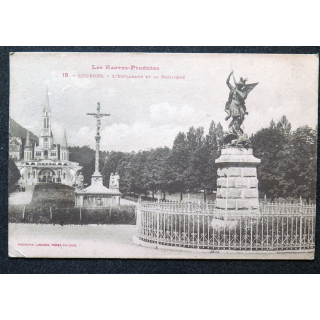 Carte postale Lourdes n° 19 L'esplanade de la Basilique 1922 timbrée