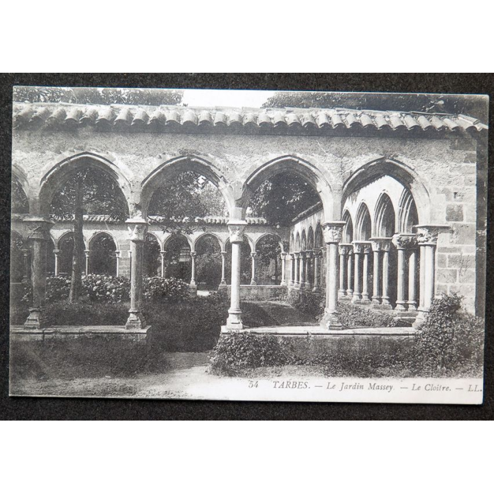 Carte postale Tarbes n° 54 Le Jardin Massey Le Cloître