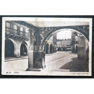 Carte postale Agen n° 83 Les vieilles Arcades 1938