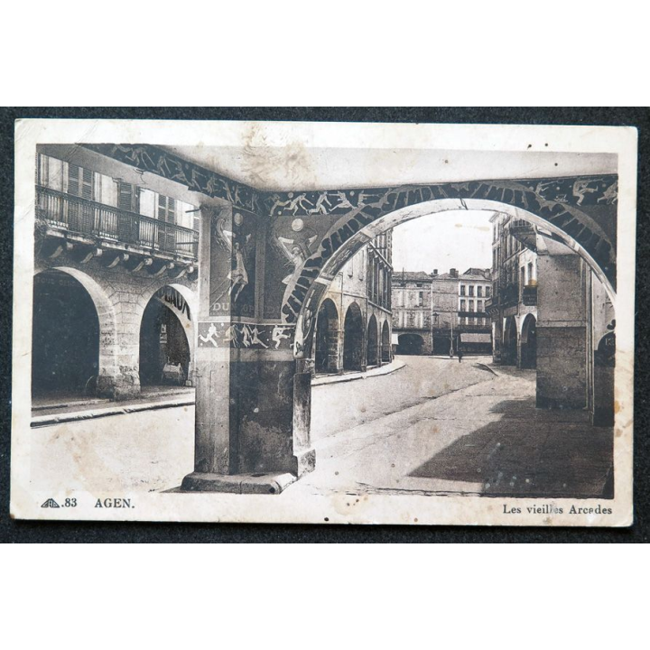 Carte postale Agen n° 83 Les vieilles Arcades 1938