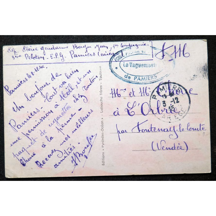 Carte postale Pamiers 'Ariège) n° 1664 Trois Clochers pension Fénélon au premier plan 1945 