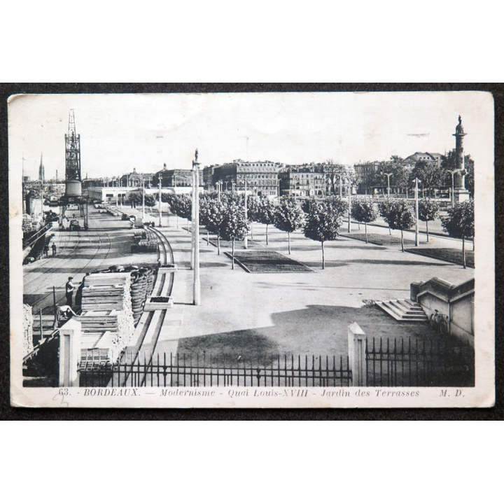 Carte postale Bordeaux n° 63 Modernisme quai Louis XVIII Jardin des terrasses 1940