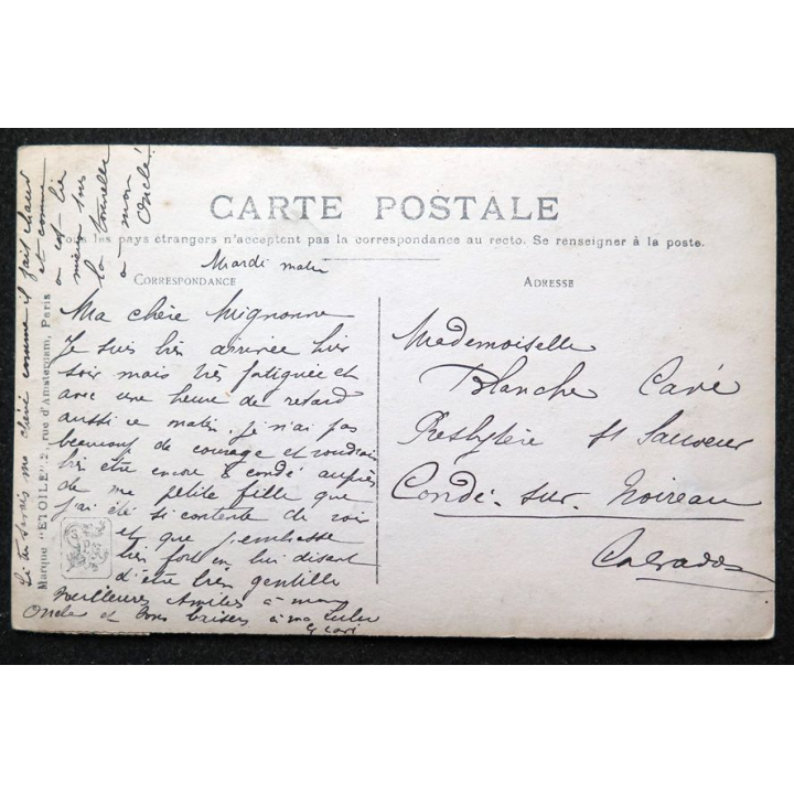 Carte postale Salon 1909 Berg Sortie de l'Eglise timbrée